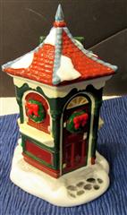 LOT 7 ORIGINAL DICKENS DEPT 56 SNOW VILLAGE - LOT INCLUDES: ROUND LAKE RINK - AL